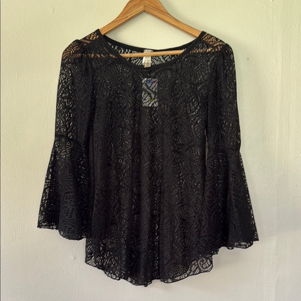 NWT Cacia Swimwear Black Asymmetrical Bell Sleeve Blouse medium
